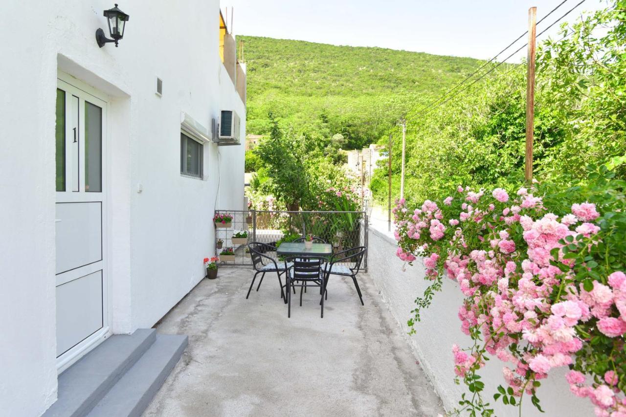 Ban Apartmani Budva Luaran gambar